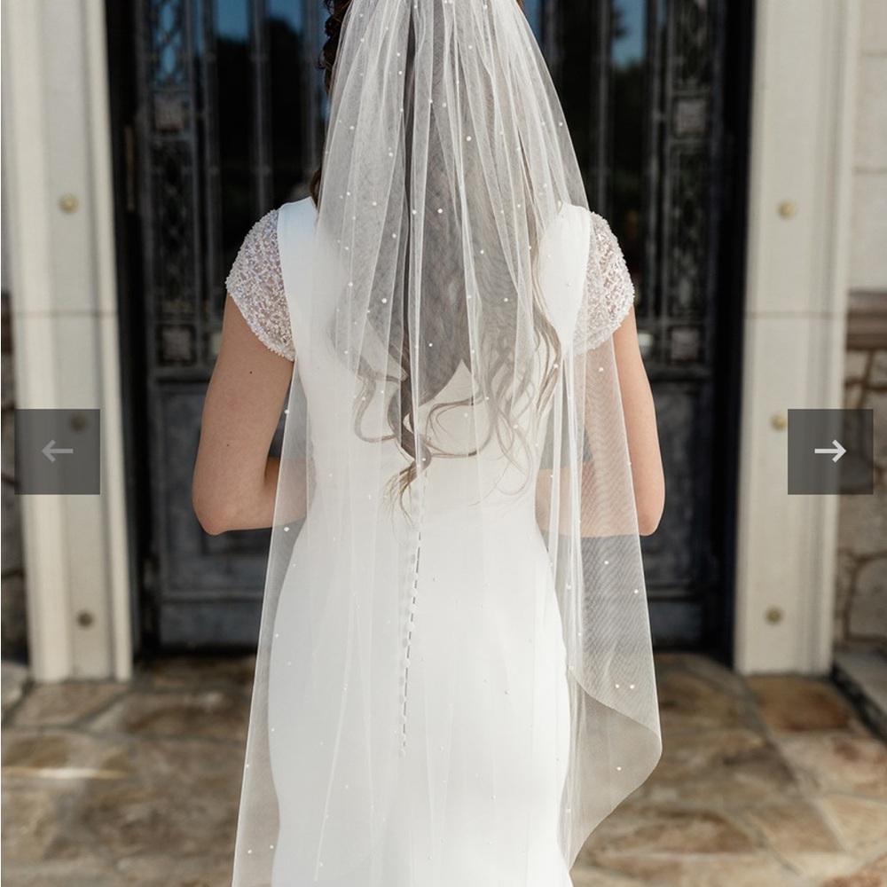 Veil - NWT - En Vogue Style V2087SF - 41 x 72
